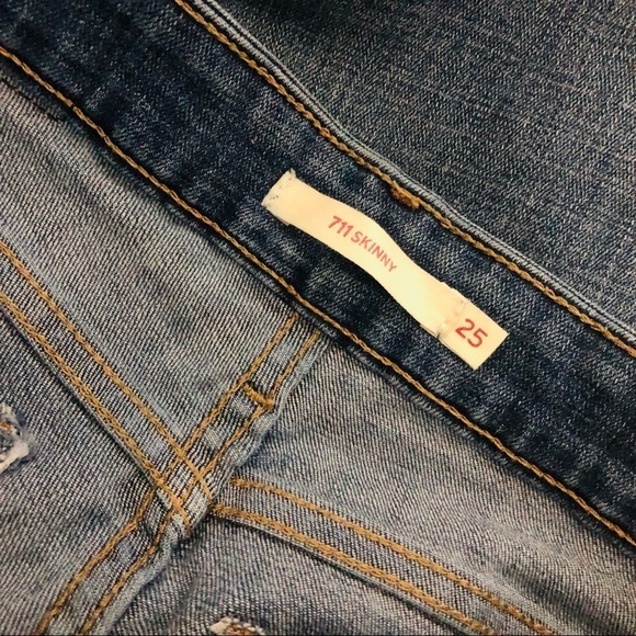 Levi’s 711 Skinny Raw Hem Distressed Jeans - Picture 5 of 7